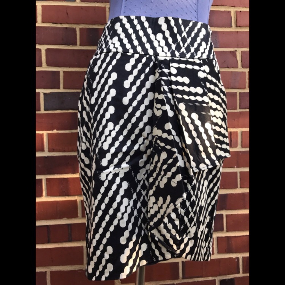 The Limited Asymmetrical Skirt - Sz 0